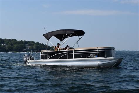 Geneva Lake Boat Rentals